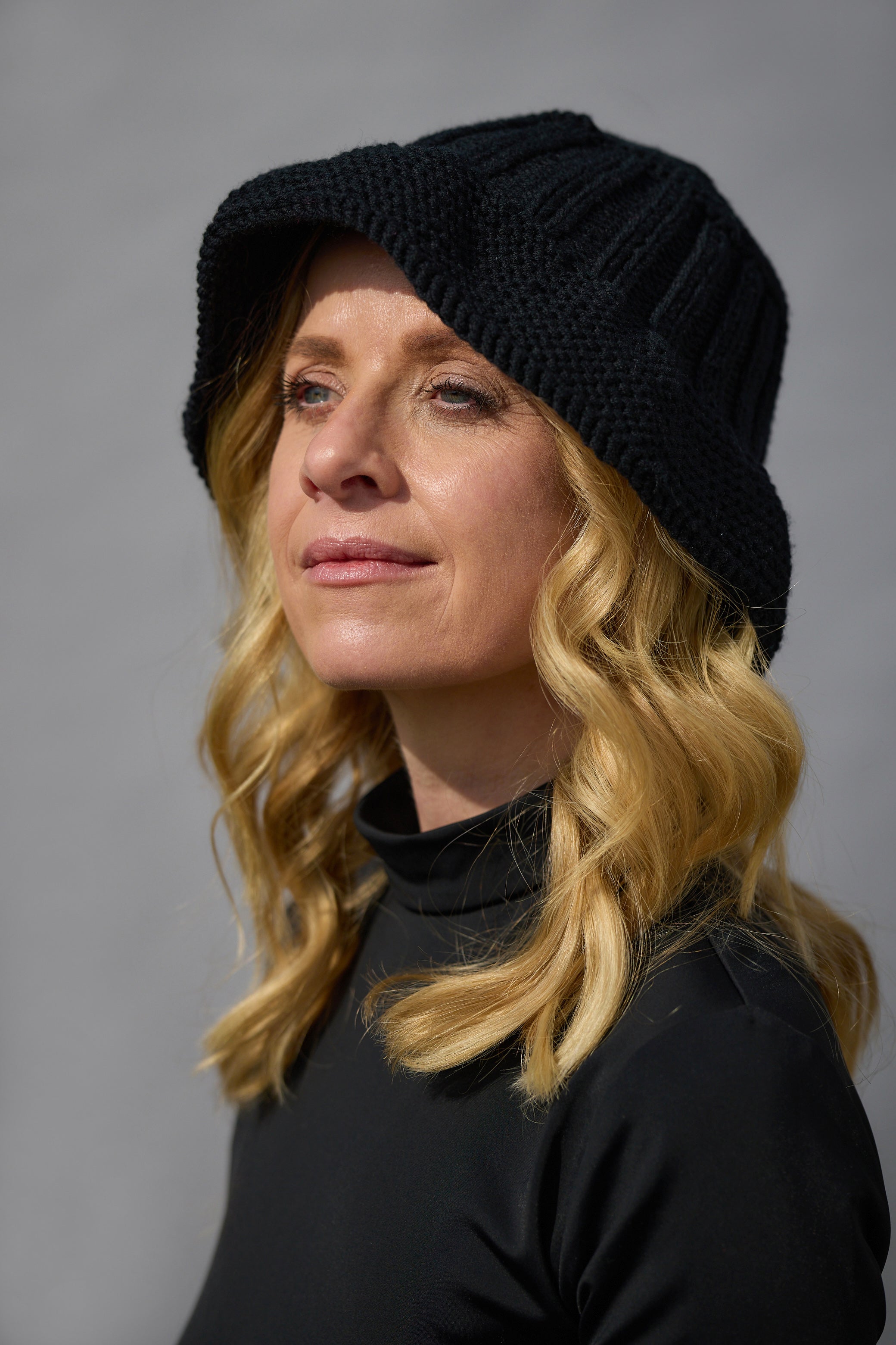 SPHERICAL HUMAN Bucket Hat Black – SANNA PATRICK