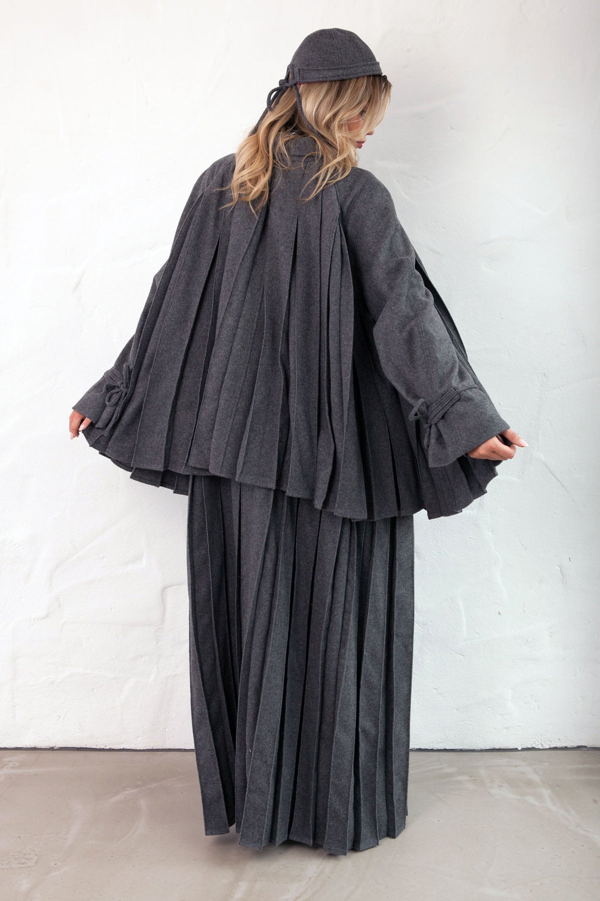 HORIZONTAL RUGBY Pleated Wool Coat