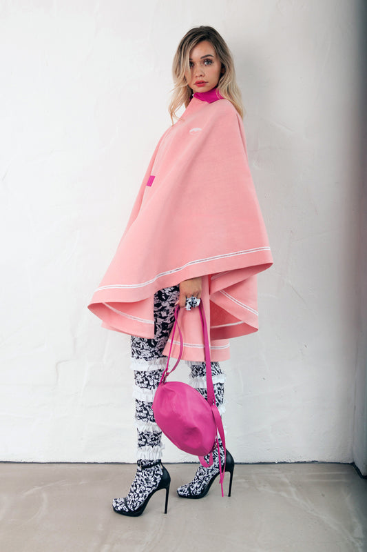 HORIZONTAL RUGBY Pink Rugby Cape