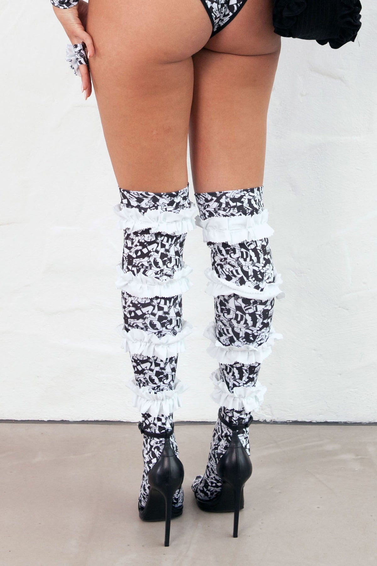 HORIZONTAL RUGBY Ruffle Stockings White